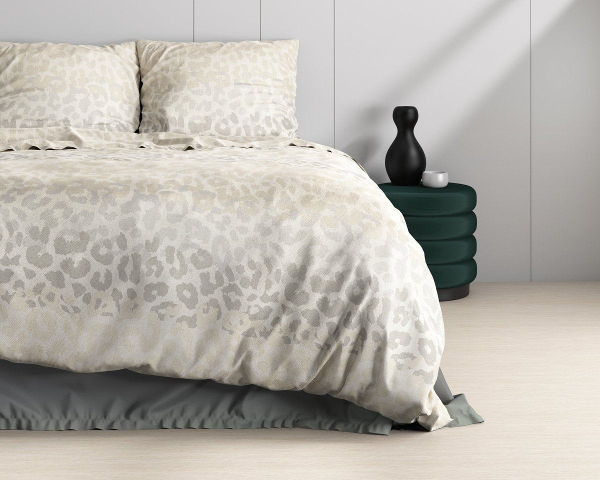100% Cotton Sateen Duvet Cover Set Rosa | White | Single - 140cm (W) x 220cm (L) - The Bedding & Blankets Store