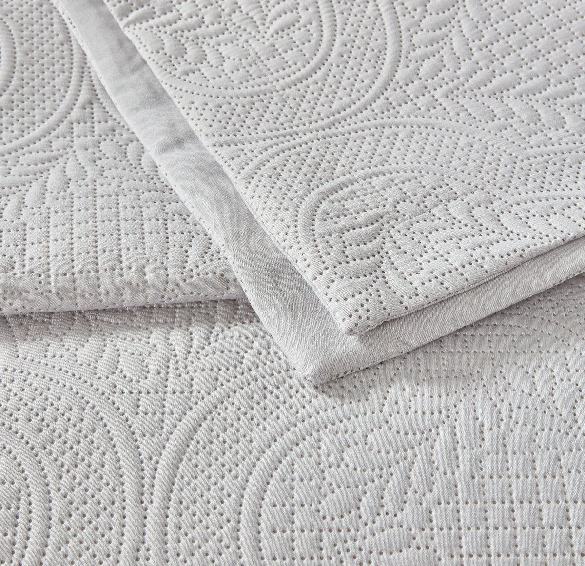 Charlene Soft & Elegant Bedspread | White | 260cm (W) x 250cm (L) - The Bedding & Blankets Store