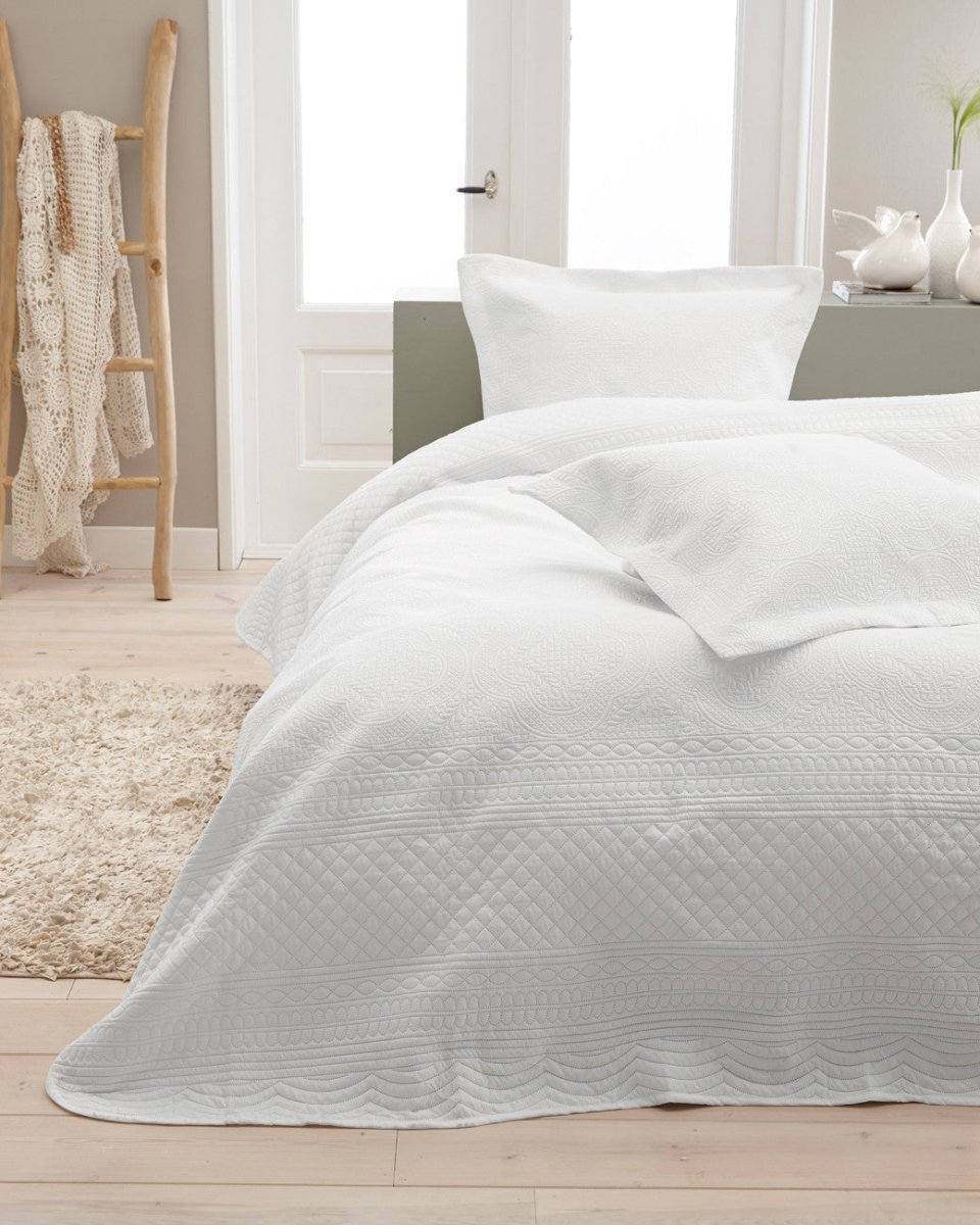 Charlene Soft & Elegant Bedspread | White | 260cm (W) x 250cm (L) - The Bedding & Blankets Store