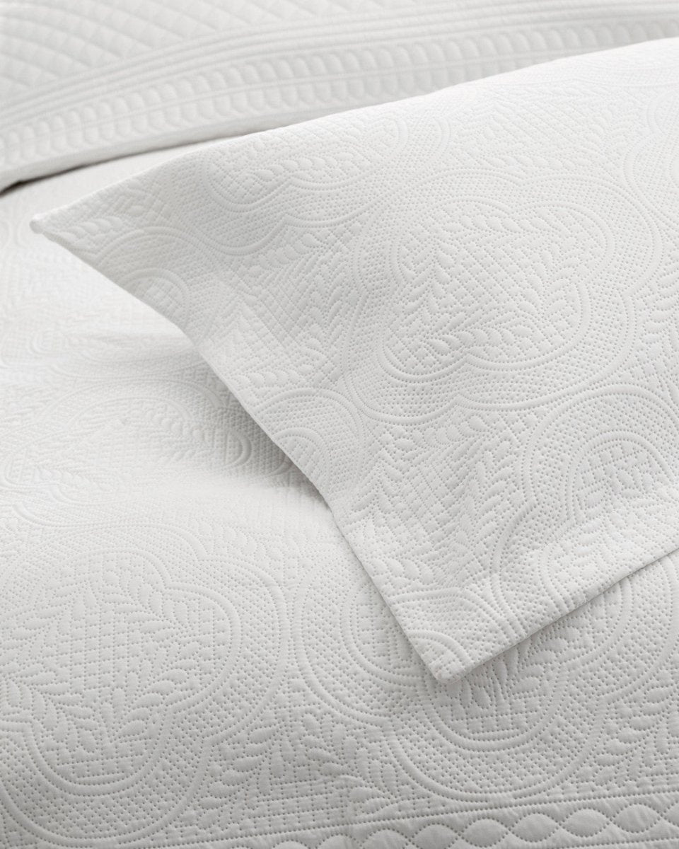 Charlene Soft & Elegant Bedspread | White | 260cm (W) x 250cm (L) - The Bedding & Blankets Store