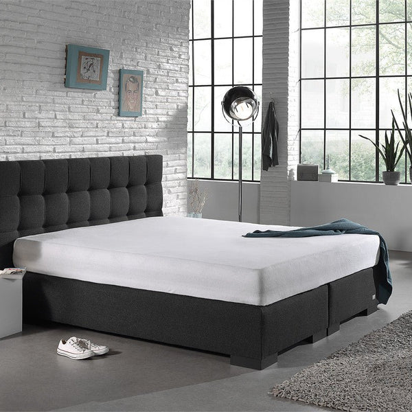 Fitted Mattress Protector Sheet | White | Super King 190/200cm (W) x 220/230cm (L) x 30cm (D) - The Bedding & Blankets Store