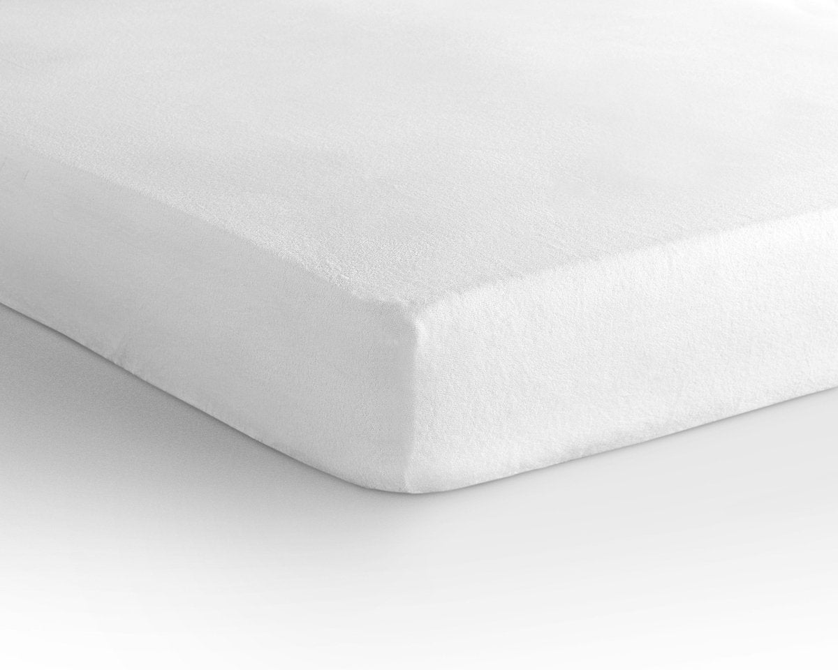 Fitted Mattress Protector Sheet | White | Super King 190/200cm (W) x 220/230cm (L) x 30cm (D) - The Bedding & Blankets Store