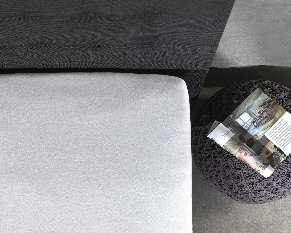Polycotton Fitted Mattress Topper Protector Sheet | White | King 180cm (W) x 200/220cm (L) x 15cm (D) - The Bedding & Blankets Store