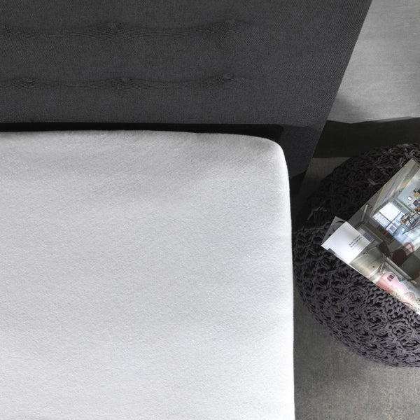 Polycotton Split - Top Fitted Mattress Protector Sheet | White | Super King 200cm (W) x 200/220cm (L) x 15cm (D) - The Bedding & Blankets Store