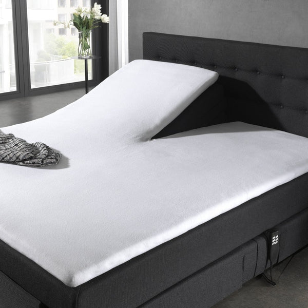 Polycotton Split - Top Fitted Mattress Protector Sheet | White | Super King 200cm (W) x 200/220cm (L) x 15cm (D) - The Bedding & Blankets Store