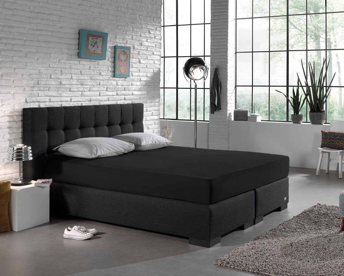 Single Jersey 135 GSM Soft Cotton Fitted Sheet | Black | Single 80/100 x 200cm (L) x 30cm (D) - The Bedding & Blankets Store