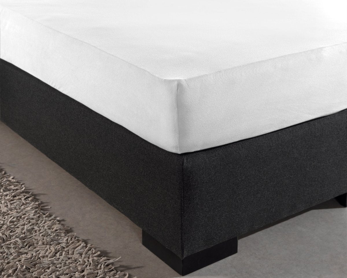 Single Jersey 135 GSM Soft Cotton Fitted Sheet | White | Single 80/100 x 200cm (L) x 30cm (D) - The Bedding & Blankets Store