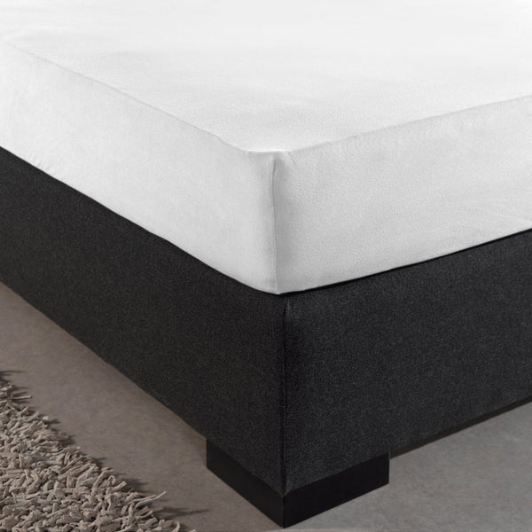 Single Jersey 135 GSM Soft Cotton Fitted Sheet | White | Single 80/100 x 200cm (L) x 30cm (D) - The Bedding & Blankets Store