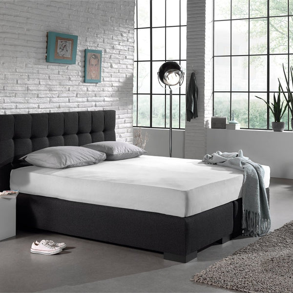 Single Jersey 135 GSM Soft Cotton Fitted Sheet | White | Single 80/100 x 200cm (L) x 30cm (D) - The Bedding & Blankets Store