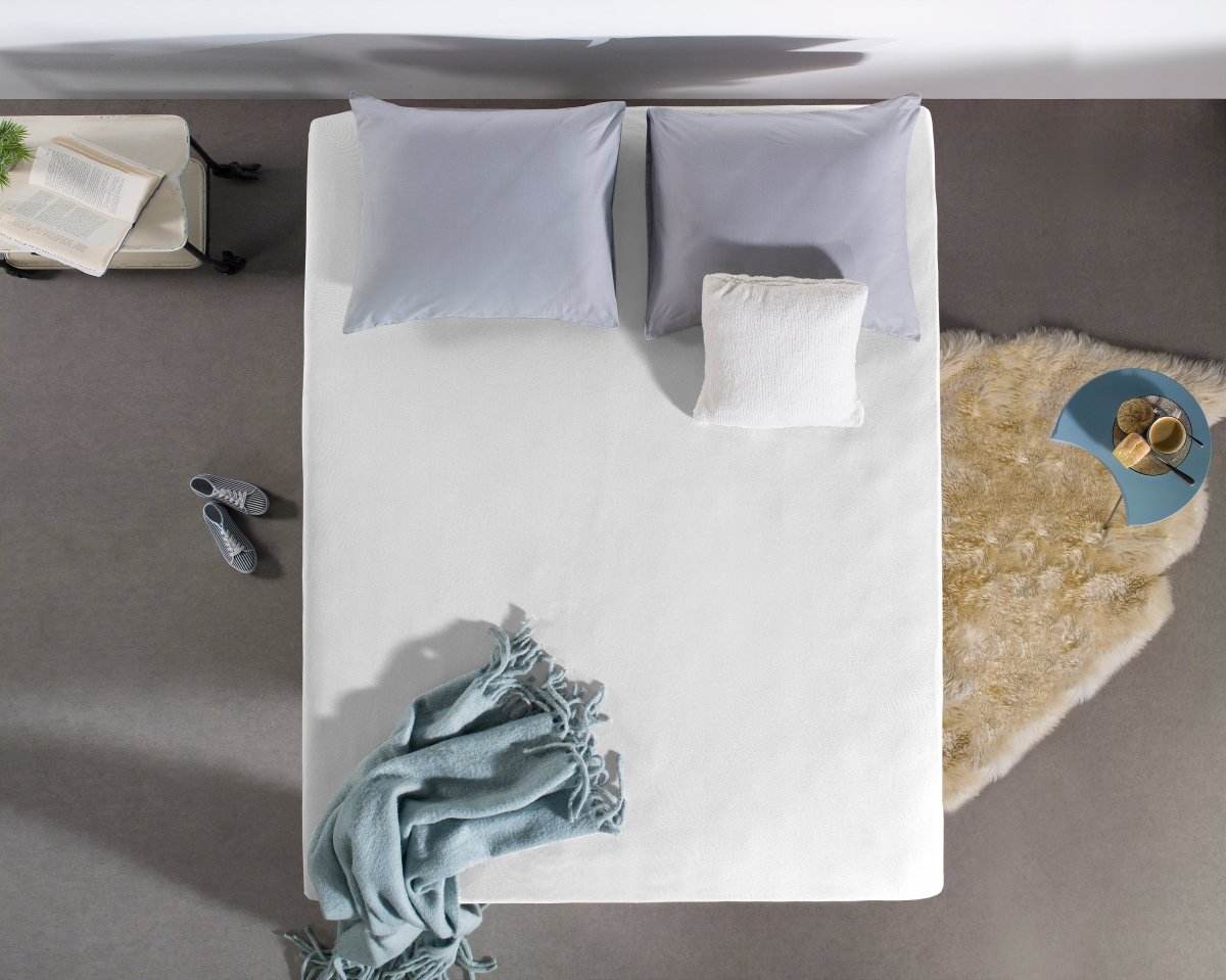 Single Jersey 135 GSM Soft Cotton Fitted Sheet | White | Single 80/100 x 200cm (L) x 30cm (D) - The Bedding & Blankets Store