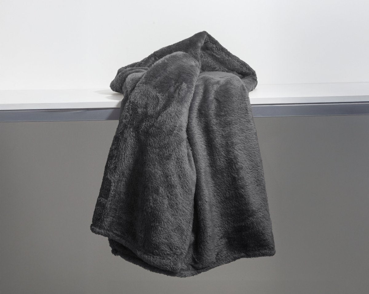 Teddy Fleece Throw | Anthracite Grey | 150cm x 200cm - The Bedding & Blankets Store
