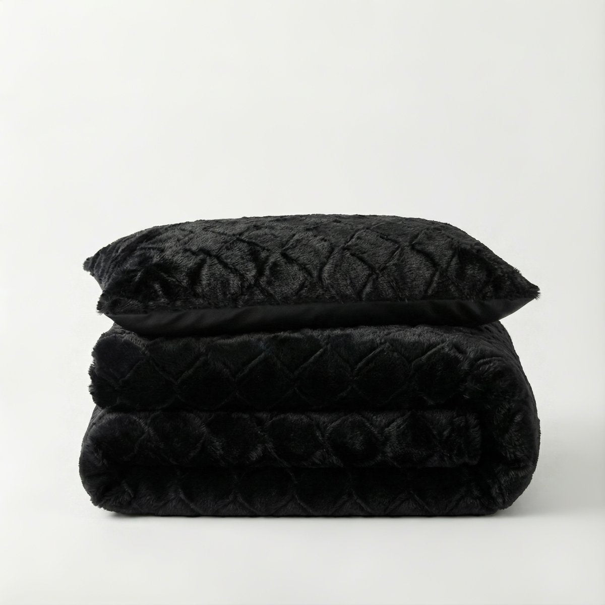 Faux Fur Duvet Cover Set Syon | Black | King Long - 240cm (W) x 220cm (L) - The Bedding & Blankets Store