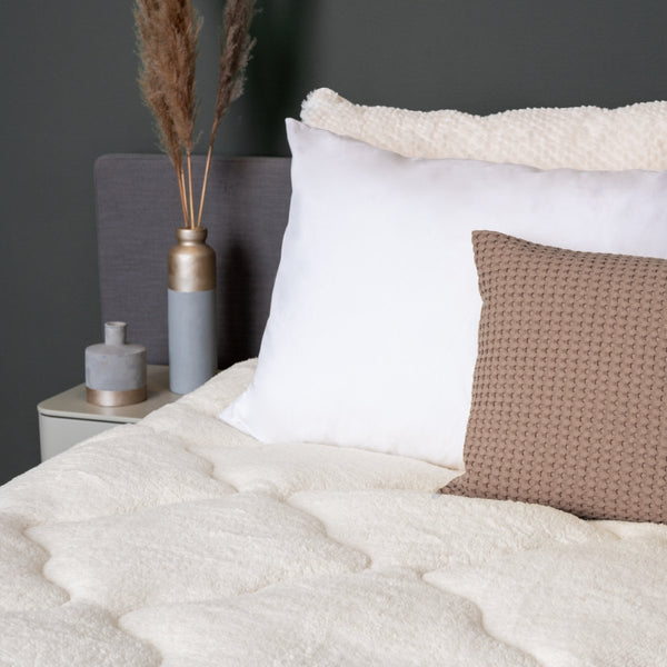 Lazy Teddy Duvet | Cream | Single - 140cm (W) x 200cm (L) - The Bedding & Blankets Store
