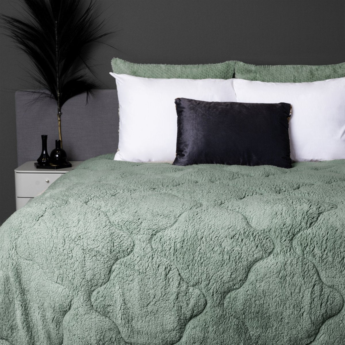 Lazy Teddy Duvet | Dark Green | Single - 140cm (W) x 200cm (L) - The Bedding & Blankets Store