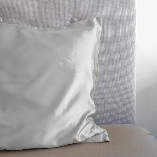 Luxury Satin Microfibre Beauty Skin Care Pillowcase | Silver | 60cm x 70cm - The Bedding & Blankets Store