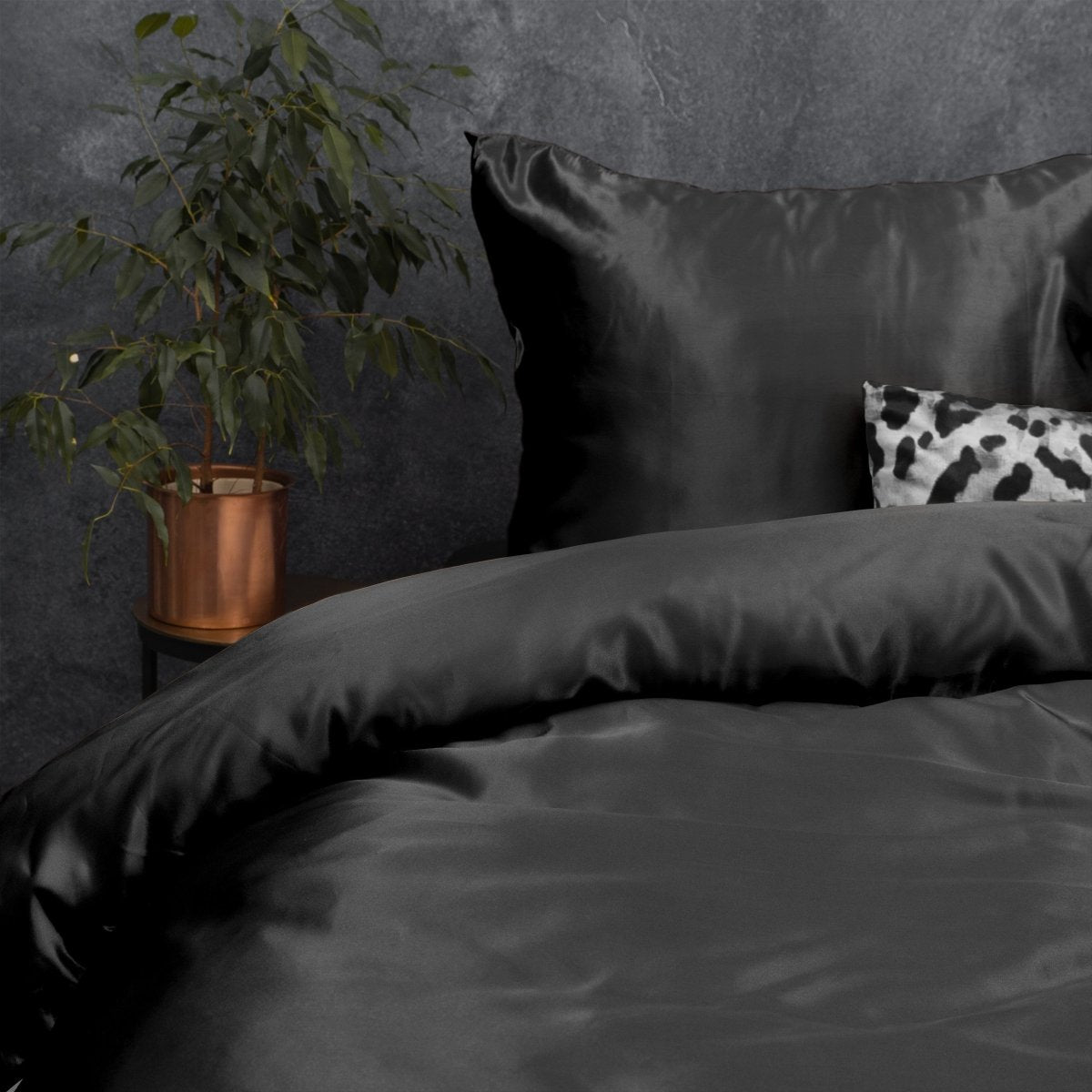 Luxury Satin Microfibre Duvet Cover Set Beauty Skin Care | Black | Single - 140cm (W) x 220cm (L) - The Bedding & Blankets Store