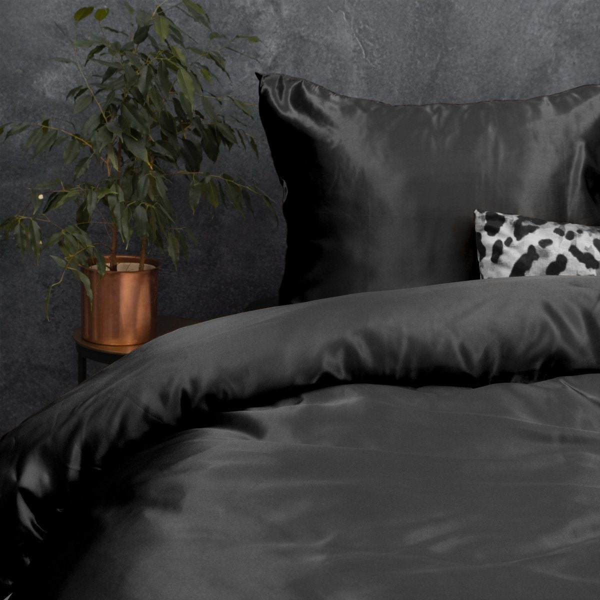 Luxury Satin Microfibre Duvet Cover Set Beauty Skin Care | Black | Single - 140cm (W) x 220cm (L) - The Bedding & Blankets Store