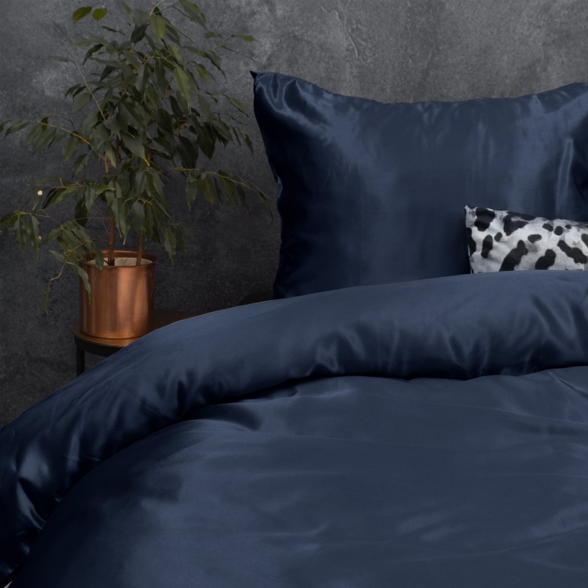 Luxury Satin Microfibre Duvet Cover Set Beauty Skin Care | Navy | Double - 200cm (W) x 220cm (L) - The Bedding & Blankets Store