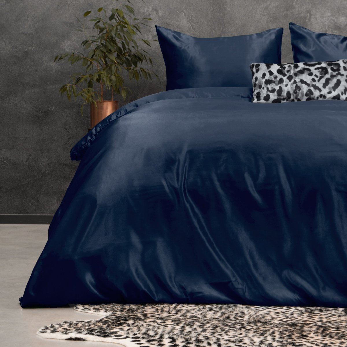 Luxury Satin Microfibre Duvet Cover Set Beauty Skin Care | Navy | Single - 140cm (W) x 220cm (L) - The Bedding & Blankets Store