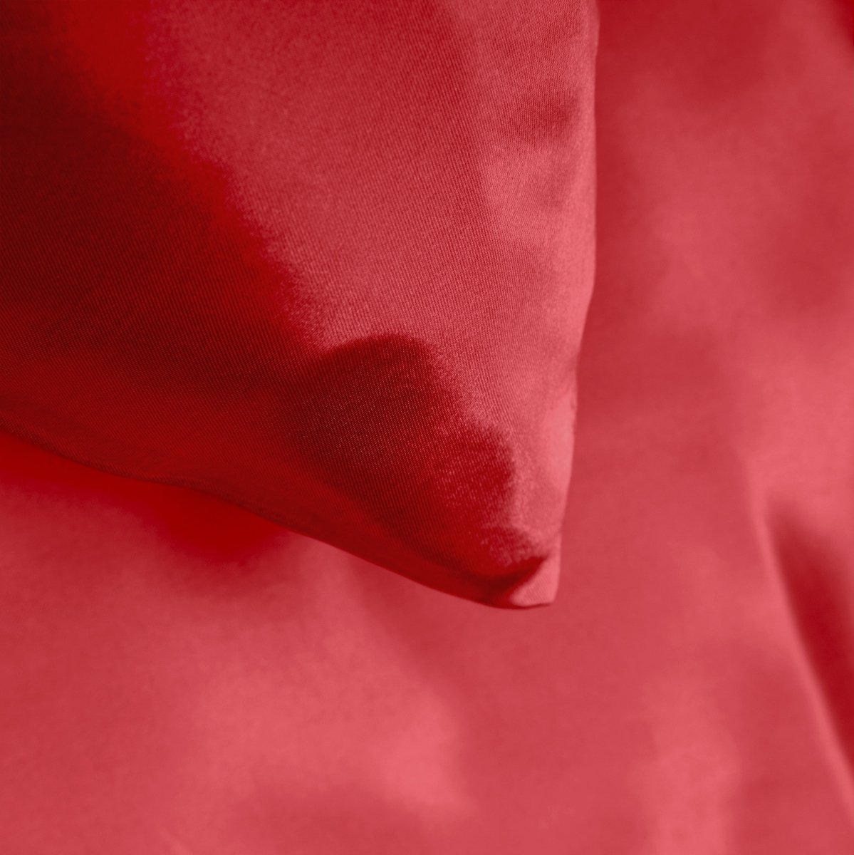 Luxury Satin Microfibre Duvet Cover Set Beauty Skin Care | Red | Single - 140cm (W) x 220cm (L) - The Bedding & Blankets Store