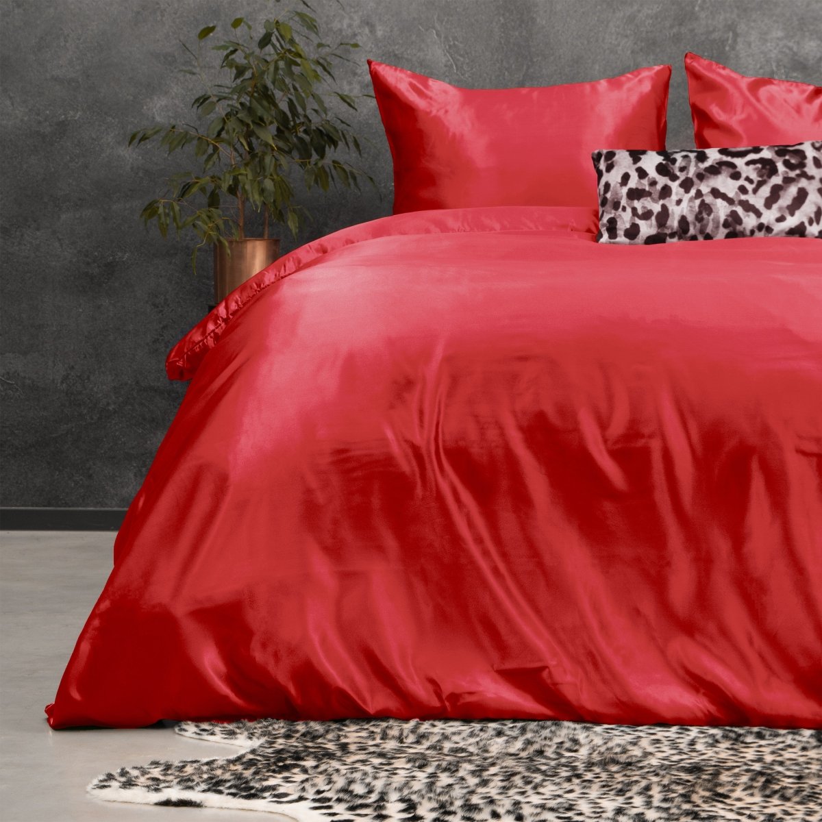 Luxury Satin Microfibre Duvet Cover Set Beauty Skin Care | Red | Single - 140cm (W) x 220cm (L) - The Bedding & Blankets Store