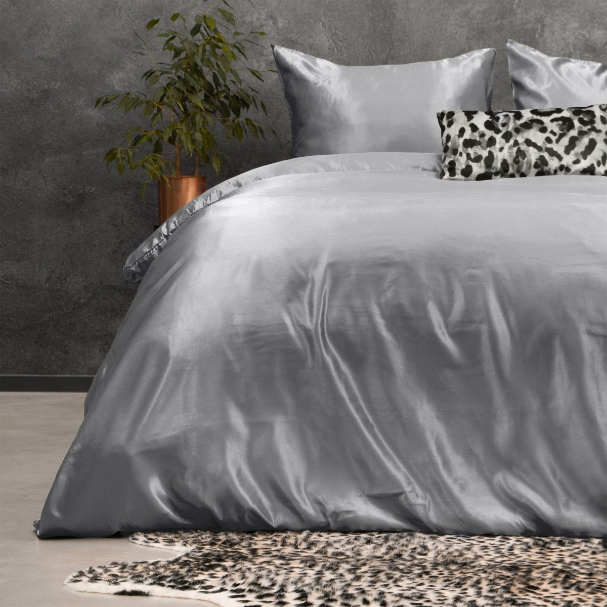 Luxury Satin Microfibre Duvet Cover Set Beauty Skin Care | Silver | Single - 140cm (W) x 220cm (L) - The Bedding & Blankets Store