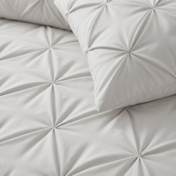 Microfibre Coverless Duvet Pintuck | Off White | Single - 140cm (W) x 200cm (L) - The Bedding & Blankets Store
