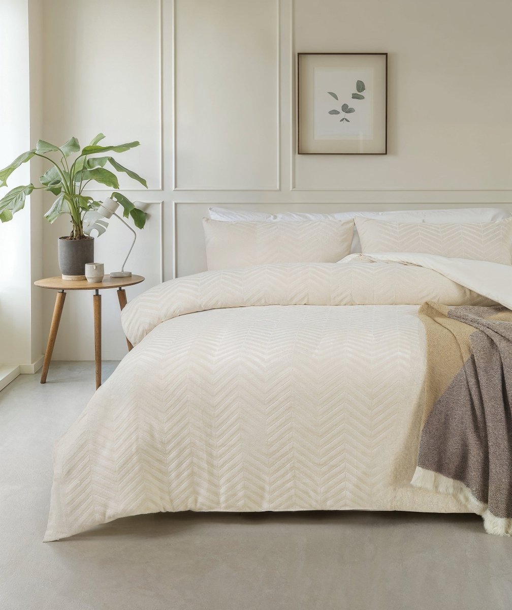 Teddy Fleece Duvet Cover Set Chevron | Cream | Single - 140cm (W) x 220cm (L) - The Bedding & Blankets Store