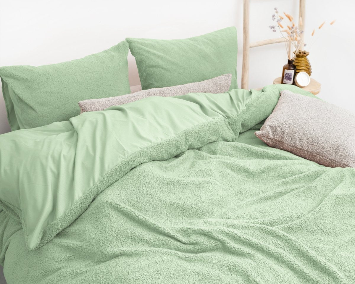 Teddy Fleece Duvet Cover Set | Green | King - 240cm (W) x 220cm (L) - The Bedding & Blankets Store