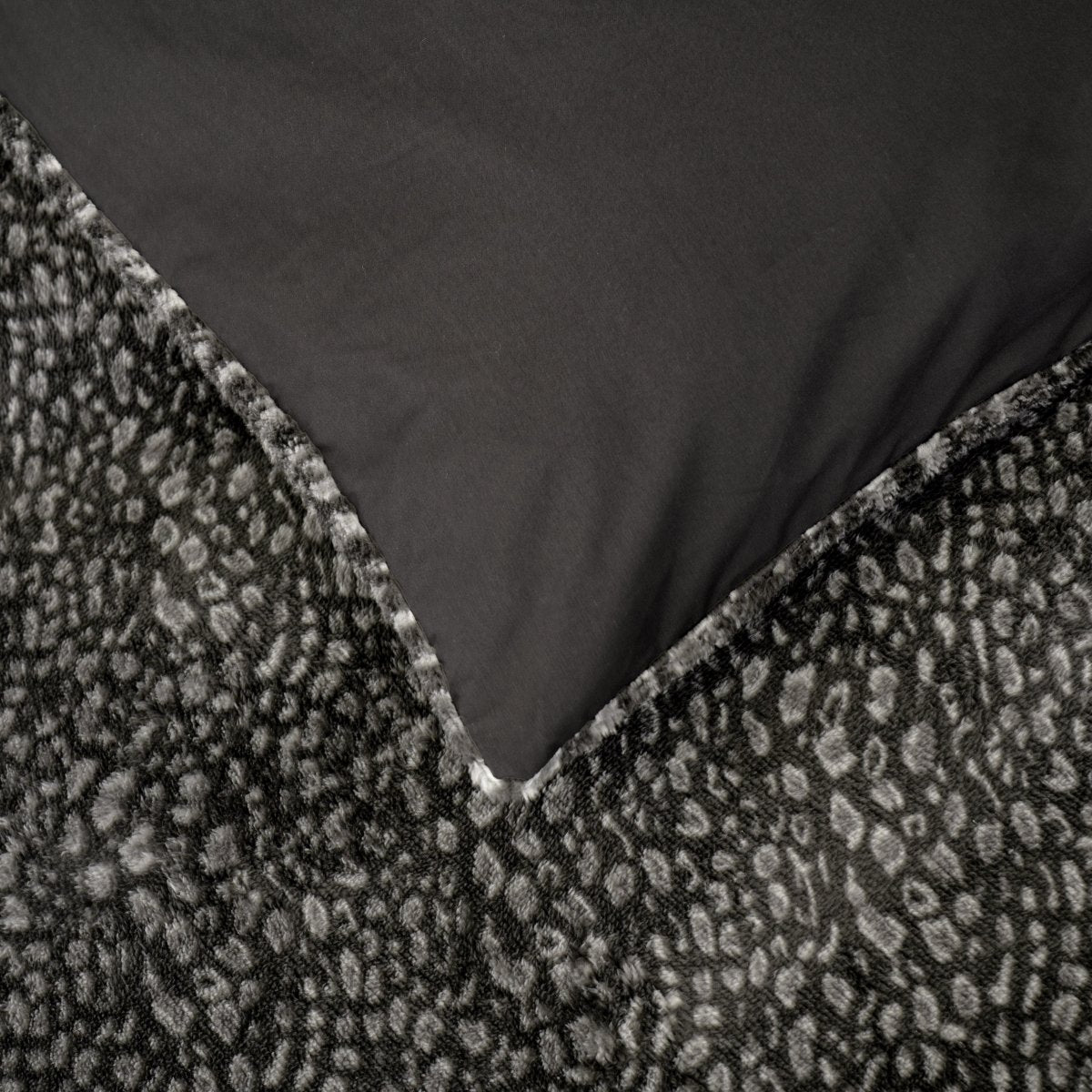 Teddy Fleece Duvet Cover Set Tiger | Black | Single - 140cm (W) x 220cm (L) - The Bedding & Blankets Store