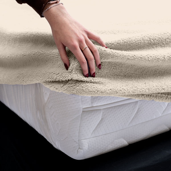 Teddy Fleece Fitted Sheet | Cream | Single 90 x 200cm (L) x 30cm (D) - The Bedding & Blankets Store