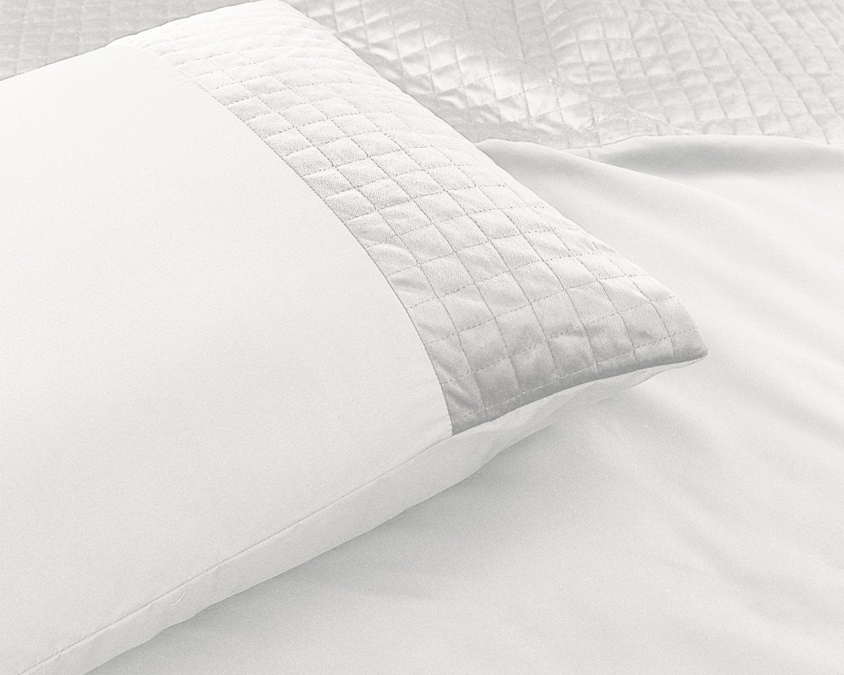 Velvet Duvet Cover Set Band | White | Single - 140cm (W) x 220cm (L) - The Bedding & Blankets Store