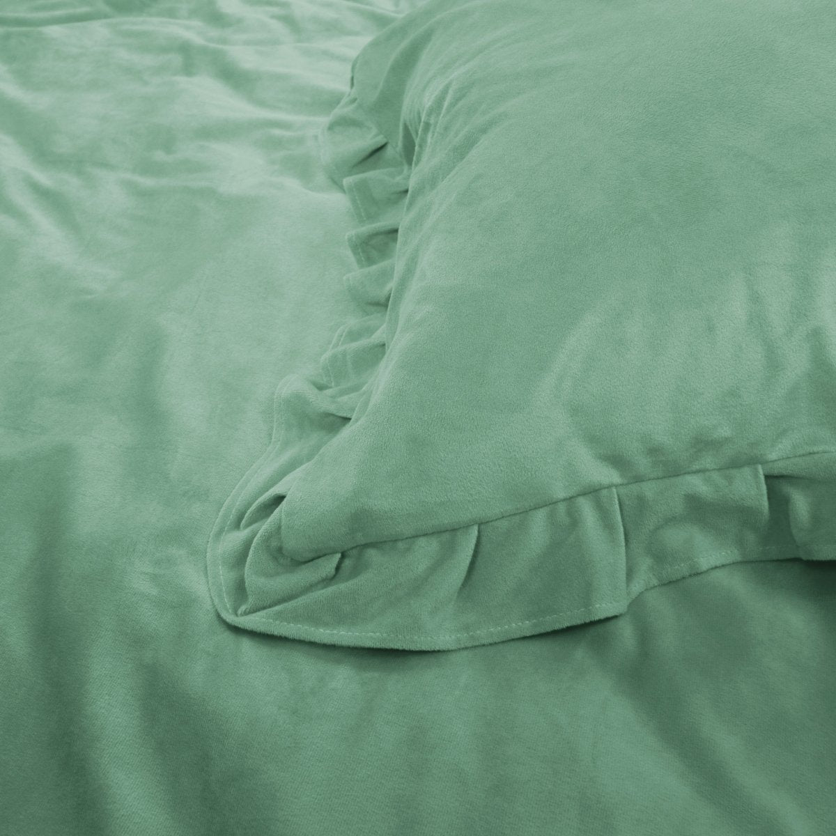 Velvet Duvet Cover Set Ruffles | Green | Double - 200cm (W) x 220cm (L) - The Bedding & Blankets Store