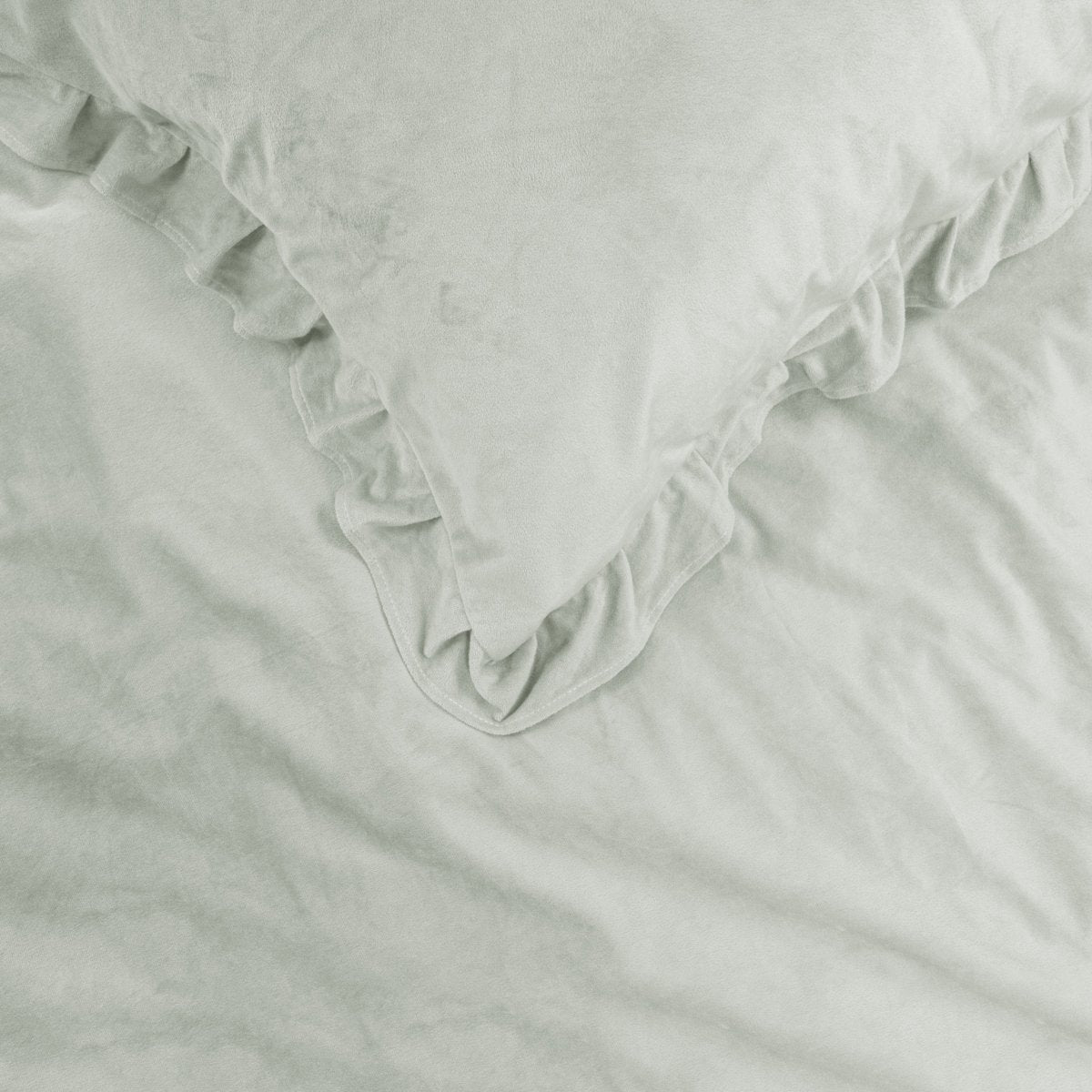 Velvet Duvet Cover Set Ruffles | White | Double - 200cm (W) x 220cm (L) - The Bedding & Blankets Store