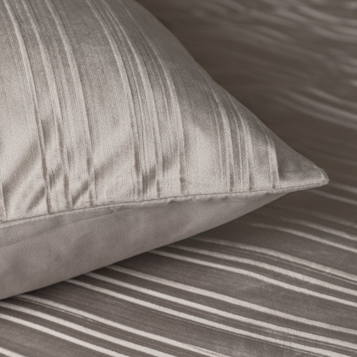 Velvet Duvet Cover Set Velvet Lining | Taupe/Grey | Double - 200cm (W) x 200/220cm (L) - The Bedding & Blankets Store