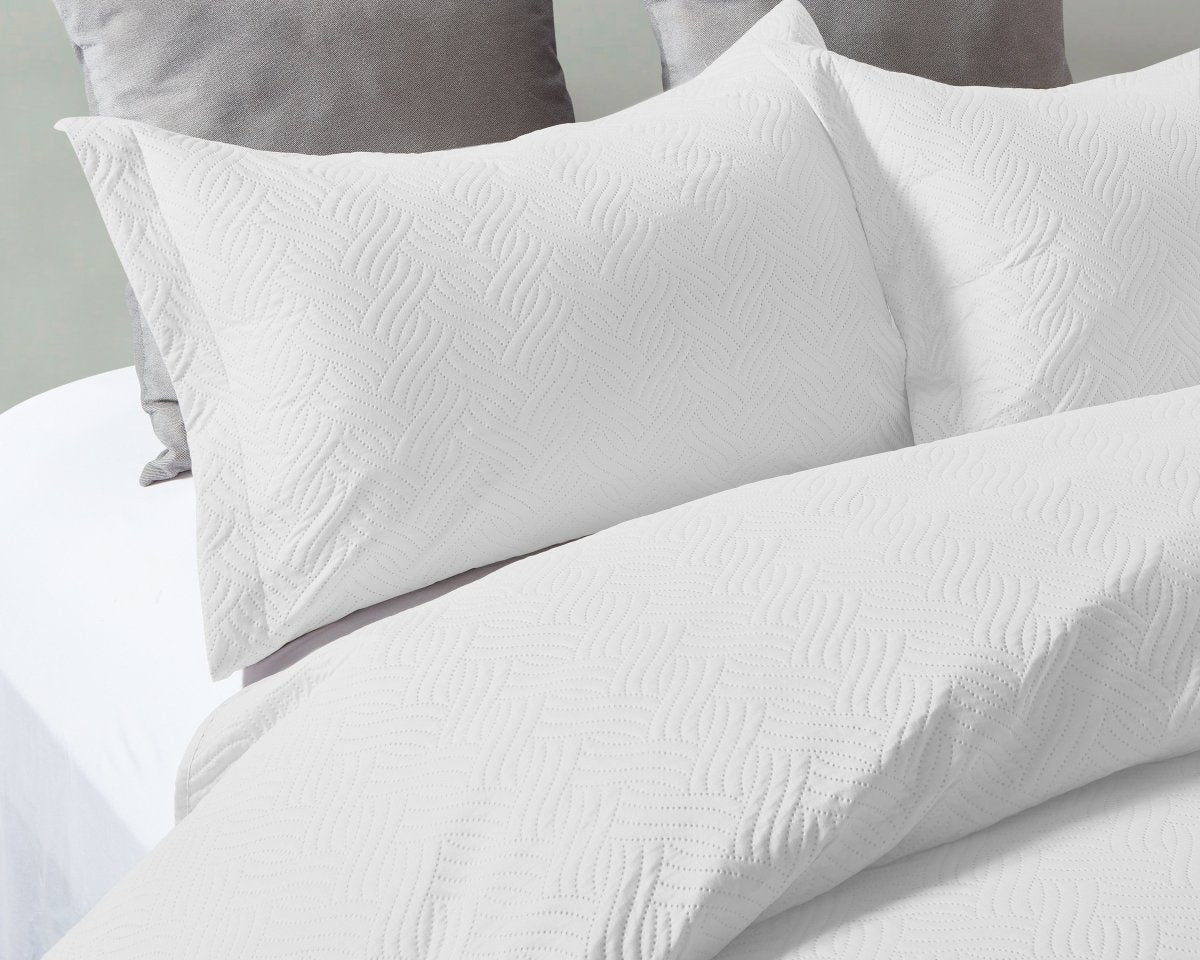 Wave Soft & Elegant Bedspread | White | 260cm (W) x 250cm (L) - The Bedding & Blankets Store