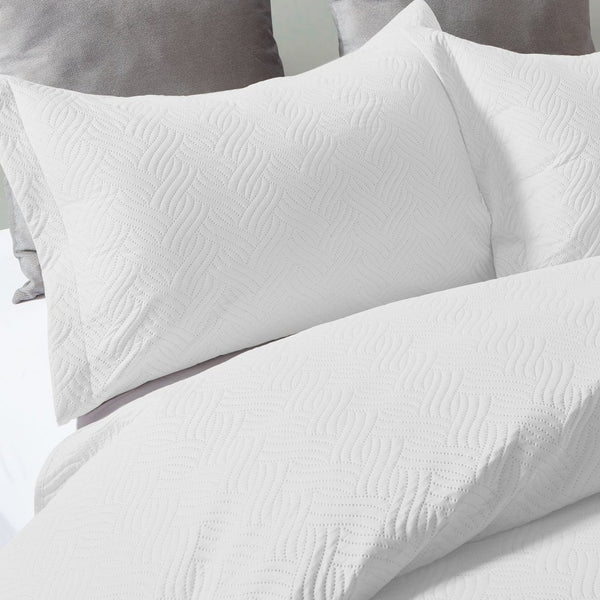 Wave Soft & Elegant Bedspread | White | 260cm (W) x 250cm (L) - The Bedding & Blankets Store