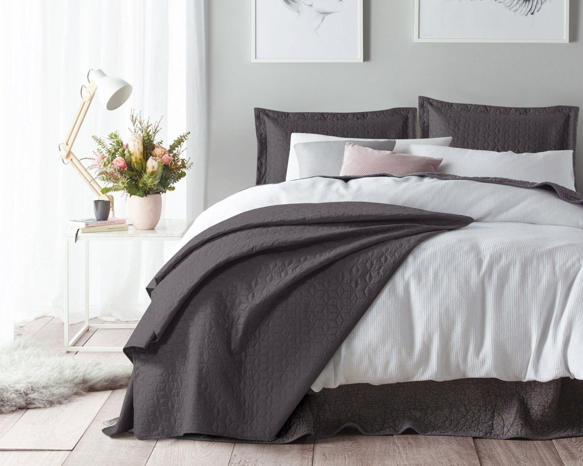 Wayfair Bedspread | Anthracite | 260 x 250cm - The Bedding & Blankets Store